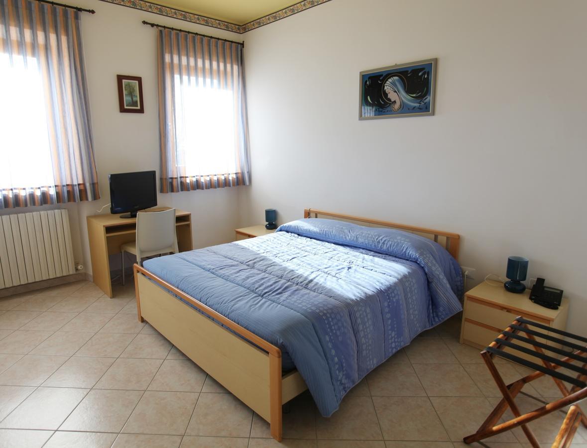 Il Castagno Hotell Orciano di Pesaro Exteriör bild