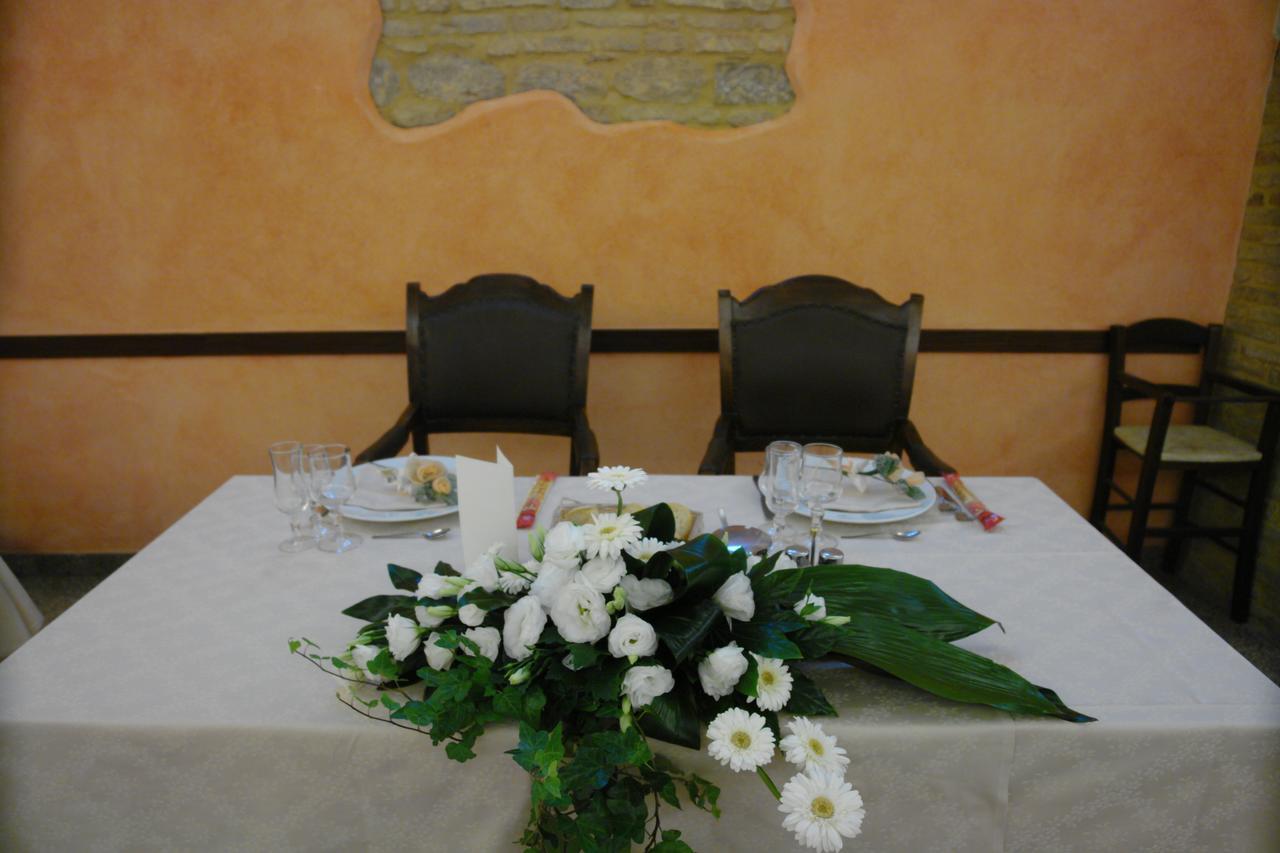 Il Castagno Hotell Orciano di Pesaro Exteriör bild
