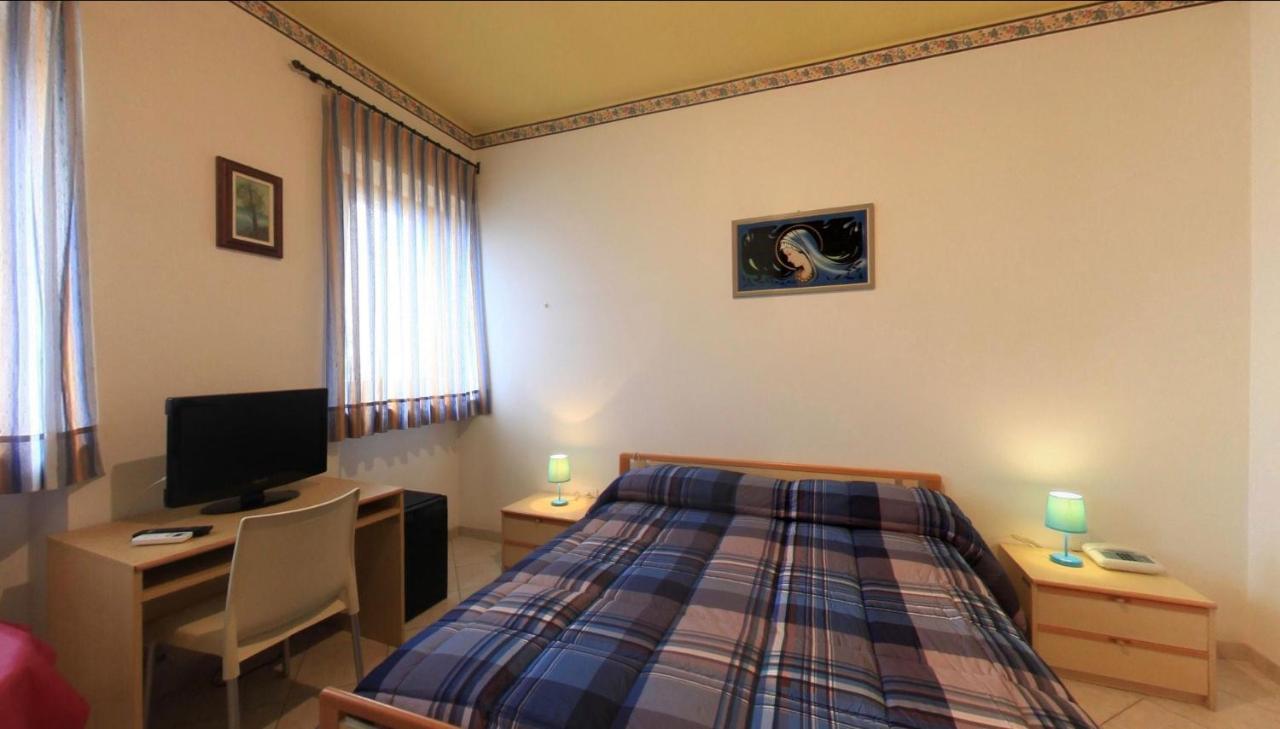 Il Castagno Hotell Orciano di Pesaro Exteriör bild
